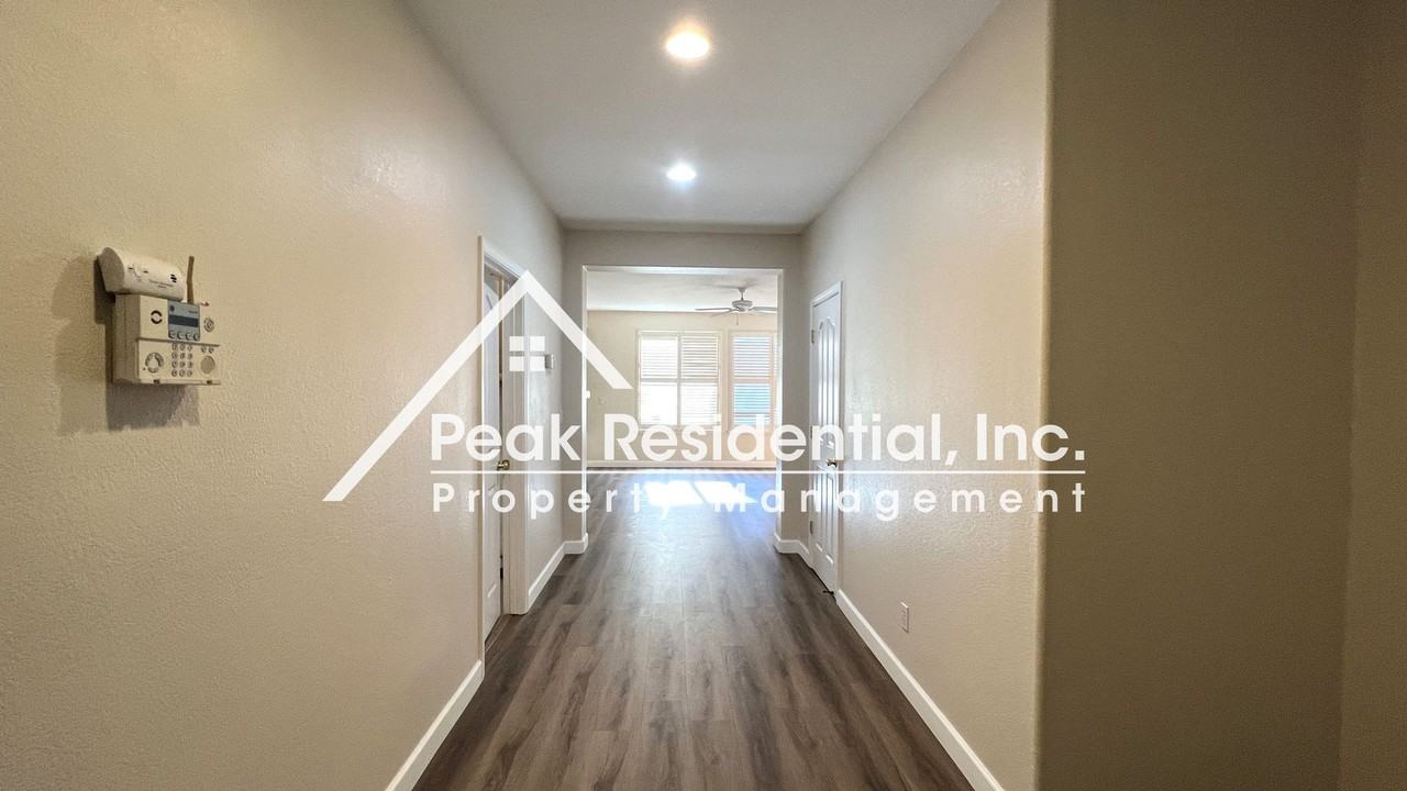 9817 Tundra Swan Cir - Photo 2 of 26