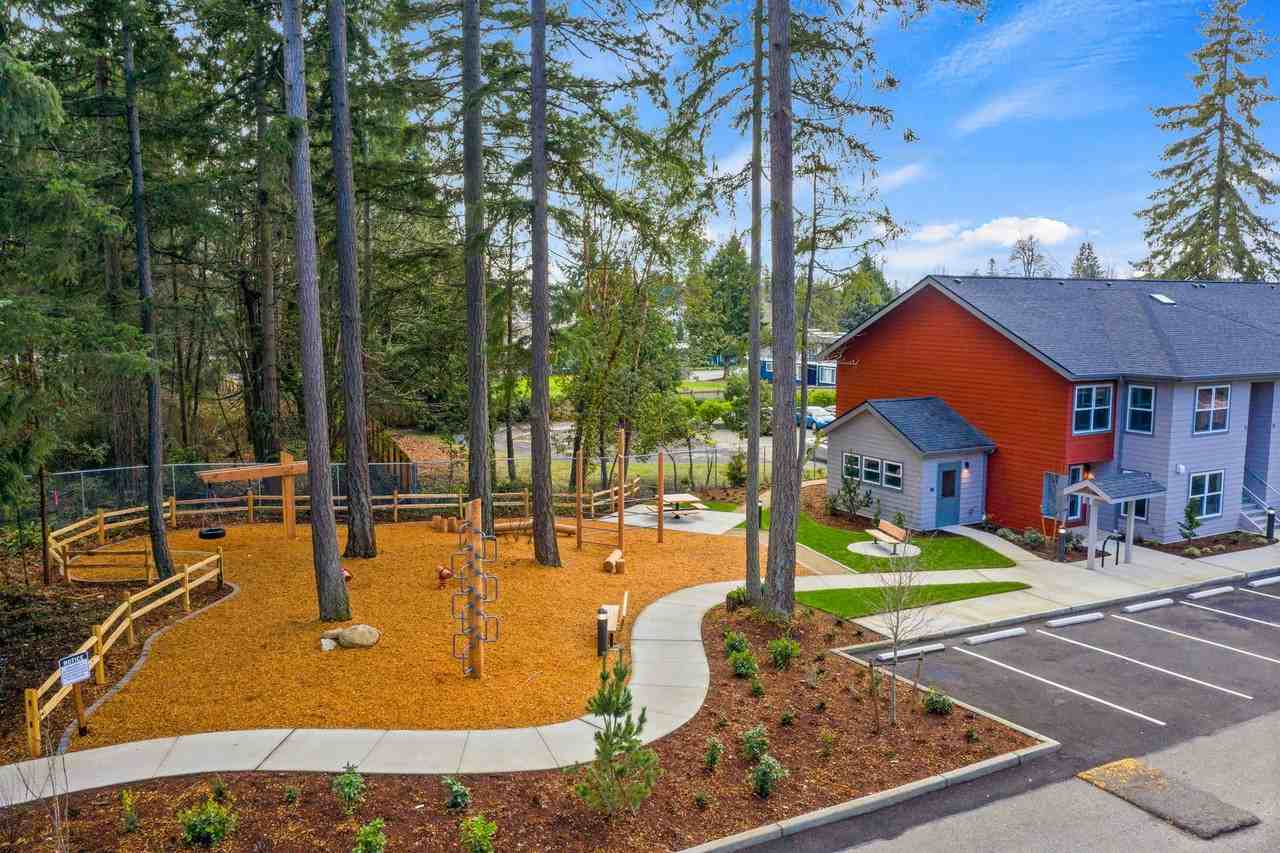 Olympia Crest III - Photo 3 of 50