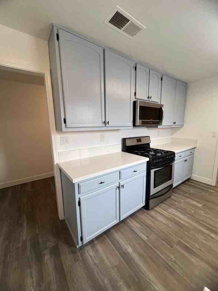 3431 - 3431 L St Bakersfield, CA 93301 - Photo 3 of 21