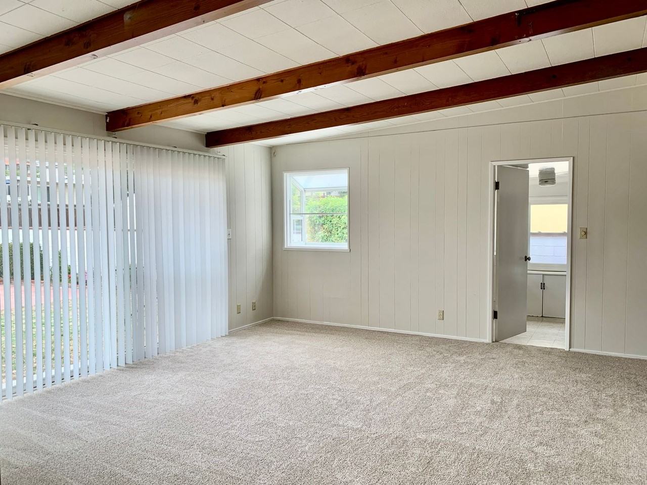 4552 Dana Dr - Photo 3 of 27