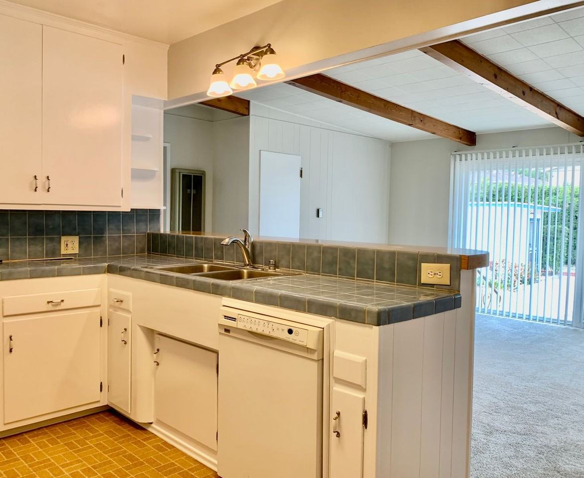 4552 Dana Dr - Photo 6 of 27