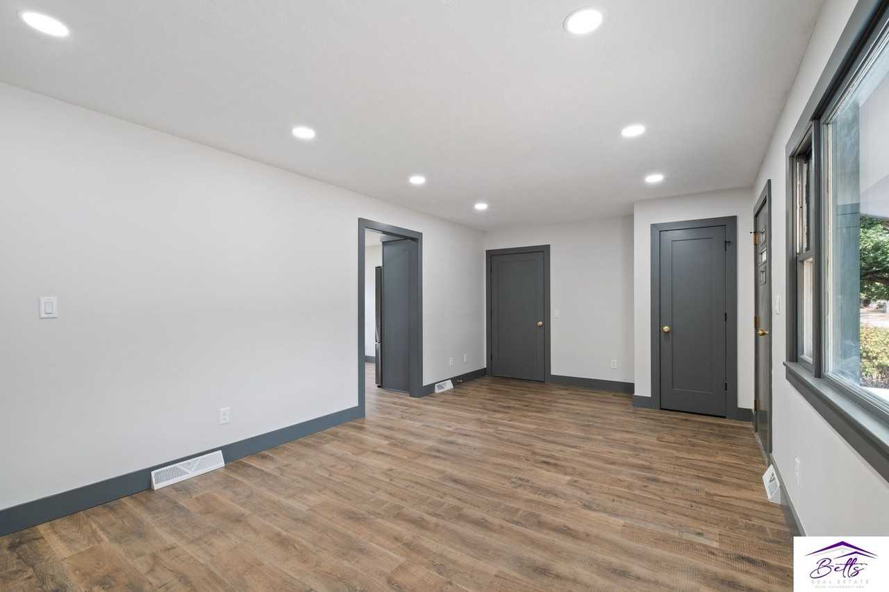 304 N 19th St - Photo 3 of 12