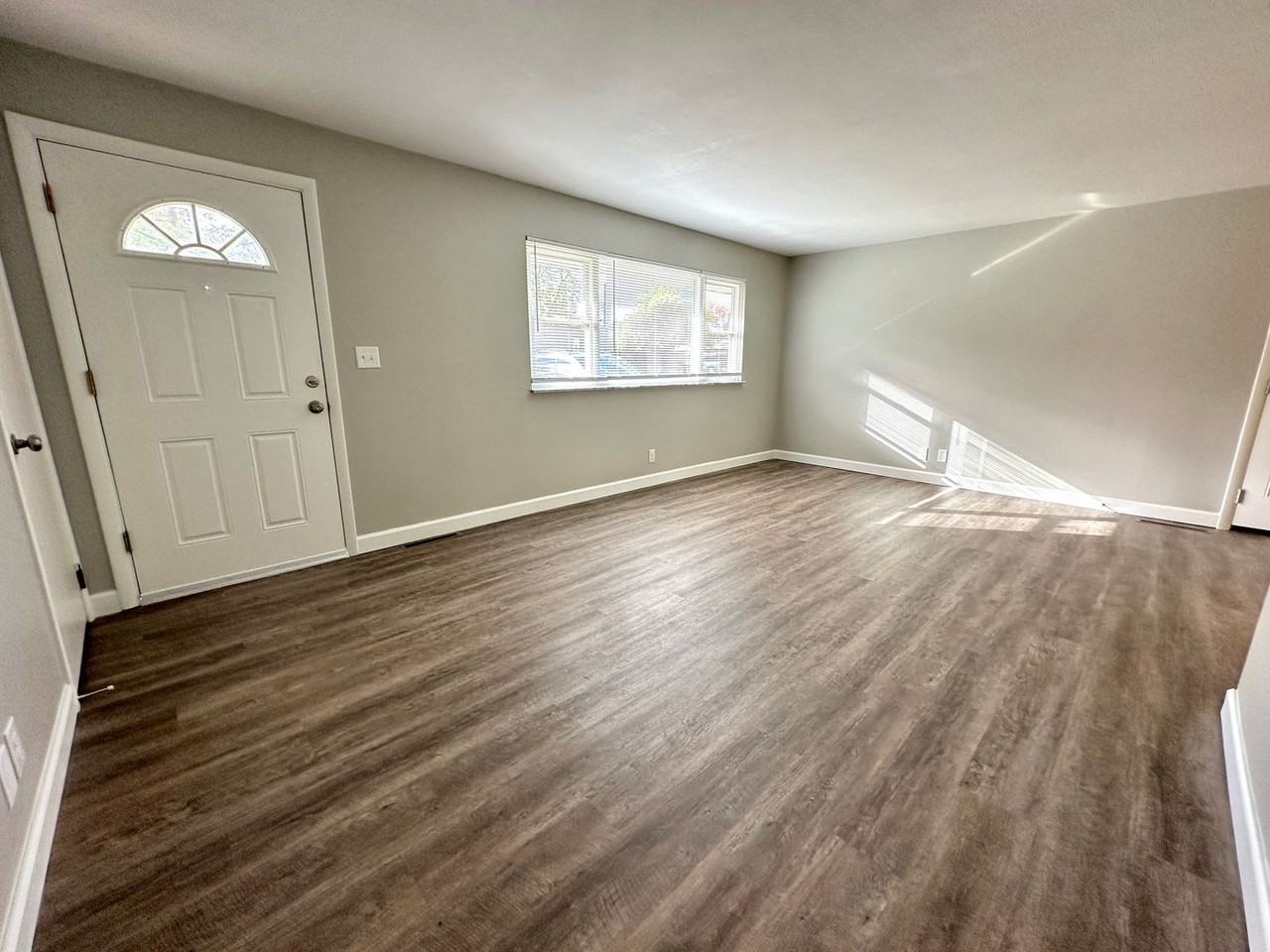 2274 Broadmoor Dr - Photo 3 of 19