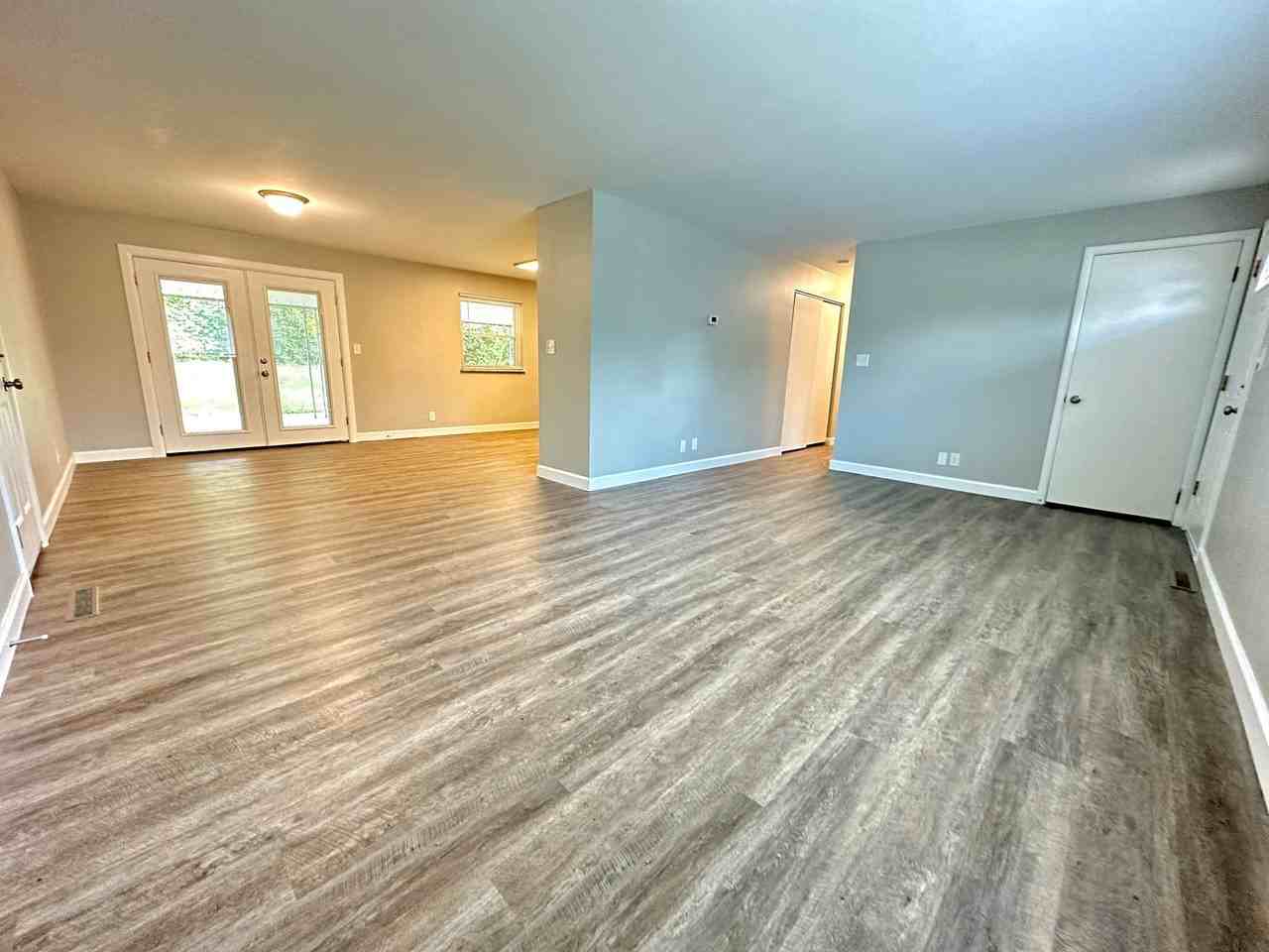 2274 Broadmoor Dr - Photo 2 of 19