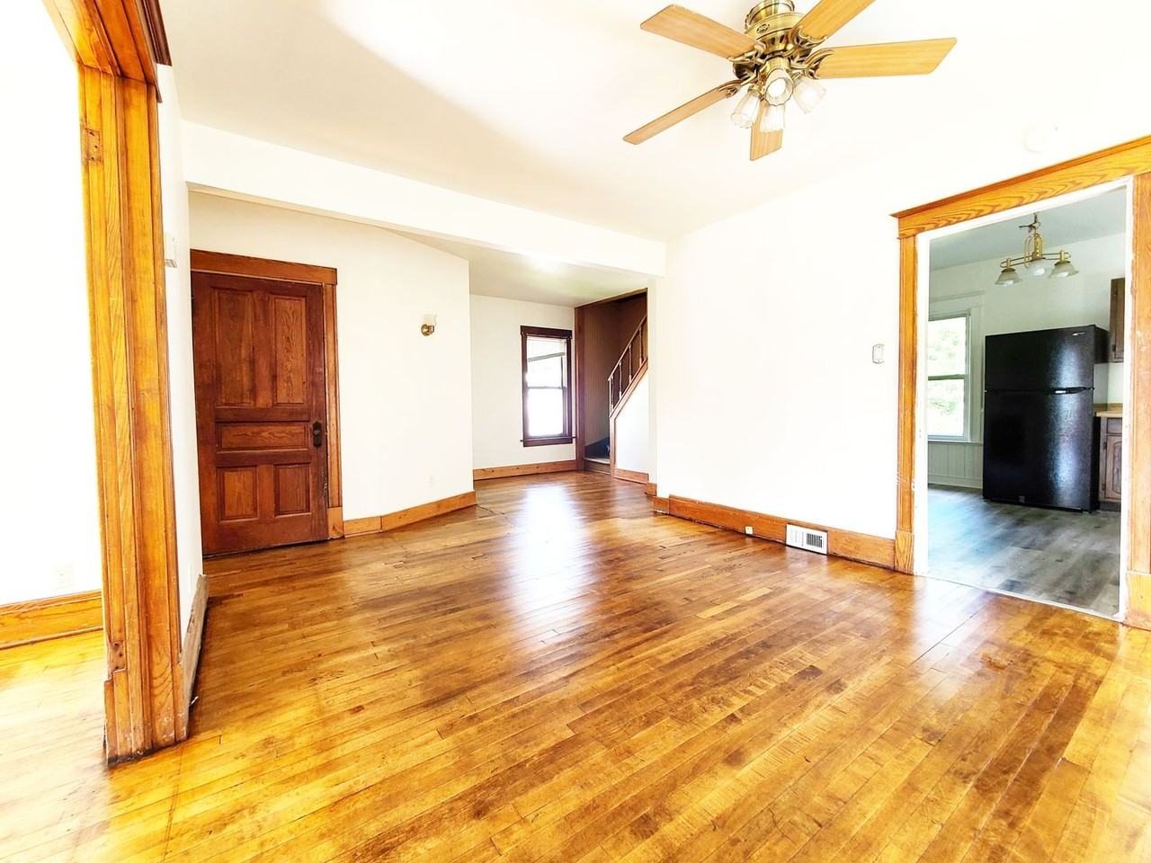 1808 27th St - Photo 3 of 17