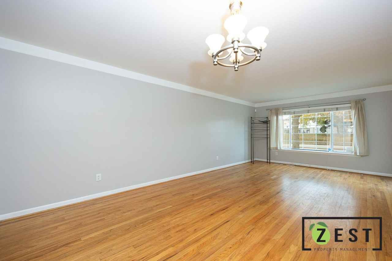 415 Fox Hills Dr N - Photo 3 of 25