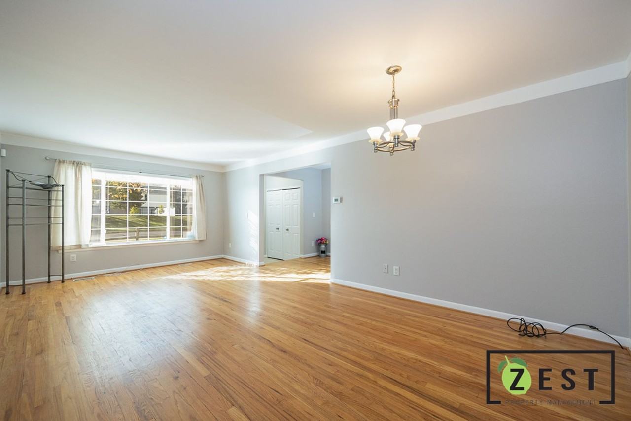 415 Fox Hills Dr N - Photo 4 of 25