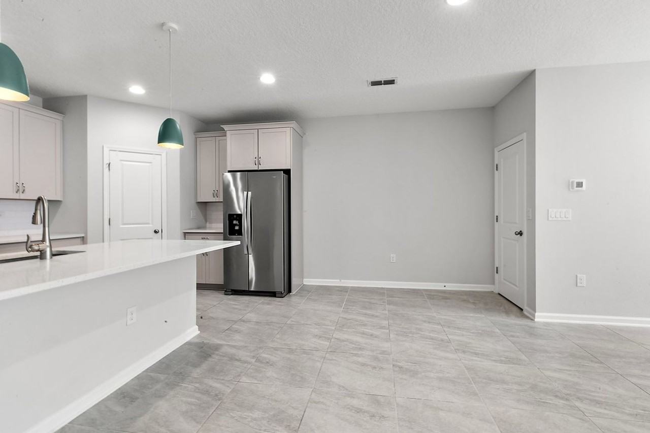 11210 Minnetta Ct - Photo 6 of 21