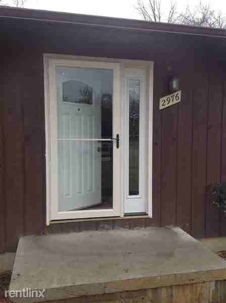 2976 Sharon Dr - Photo 2 of 9