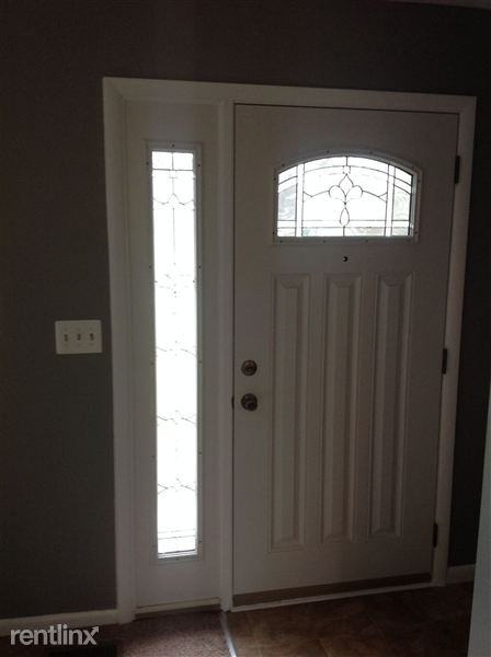 2976 Sharon Dr - Photo 3 of 9