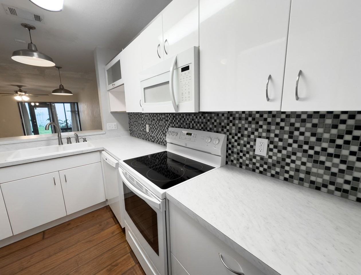 1416 Sw 25th Pl - Photo 5 of 27