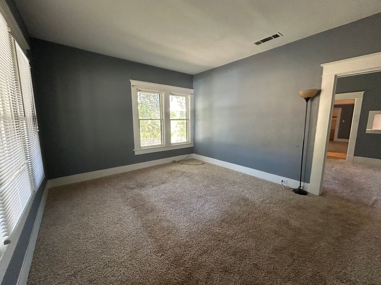 2619 William Ave - Photo 2 of 12