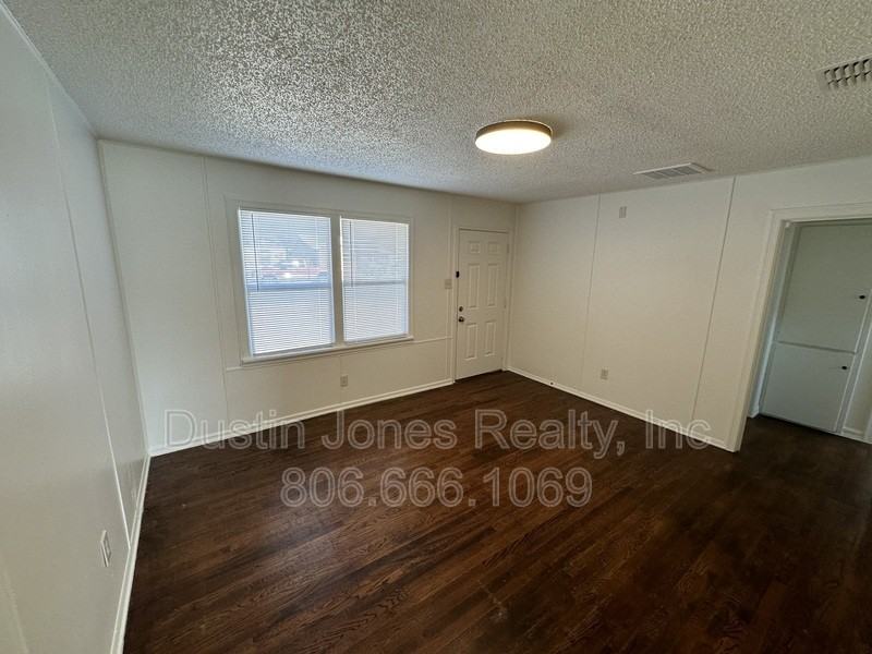 2519 1st Pl - Photo 2 of 12