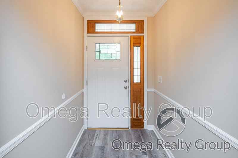 6029 Shannon Brook Ln - Photo 6 of 41