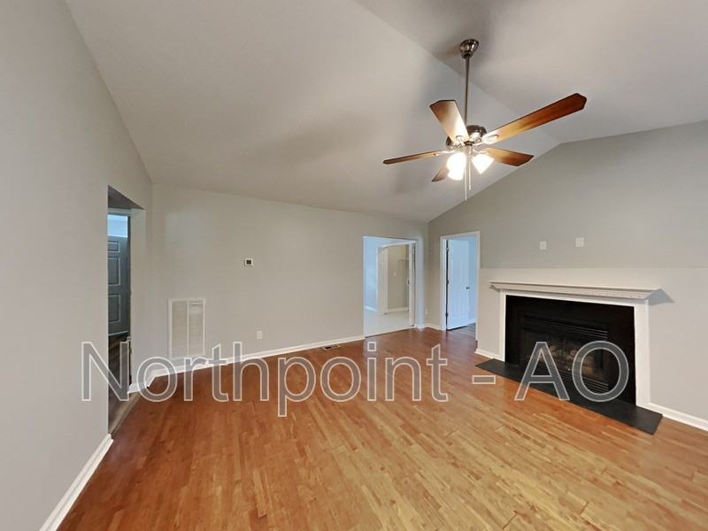 110 Mustang Ln - Photo 2 of 20
