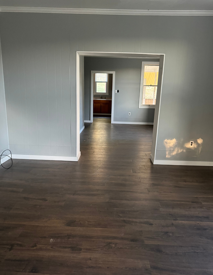 410 North Cottage Avenue - Photo 2 of 8