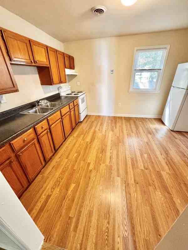 1502 Luther Blvd - Photo 3 of 10