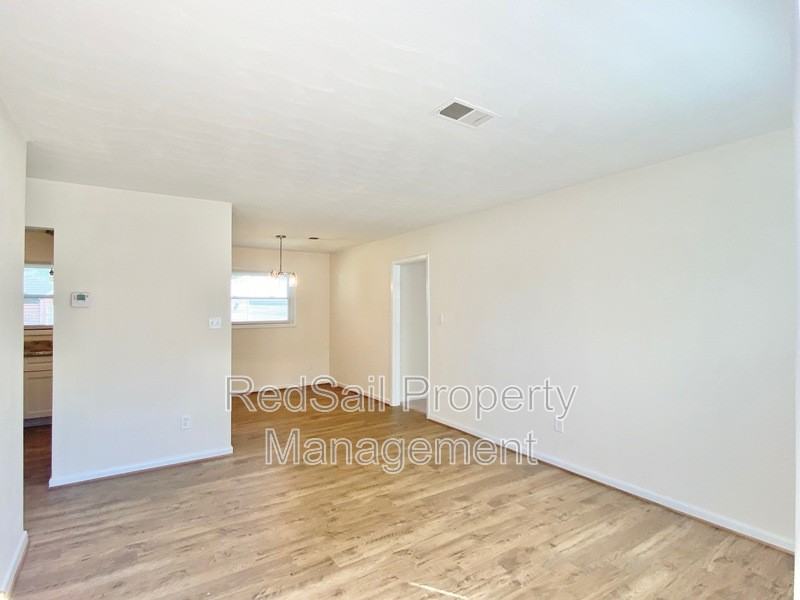 437 Fox Hill Rd - Photo 2 of 18