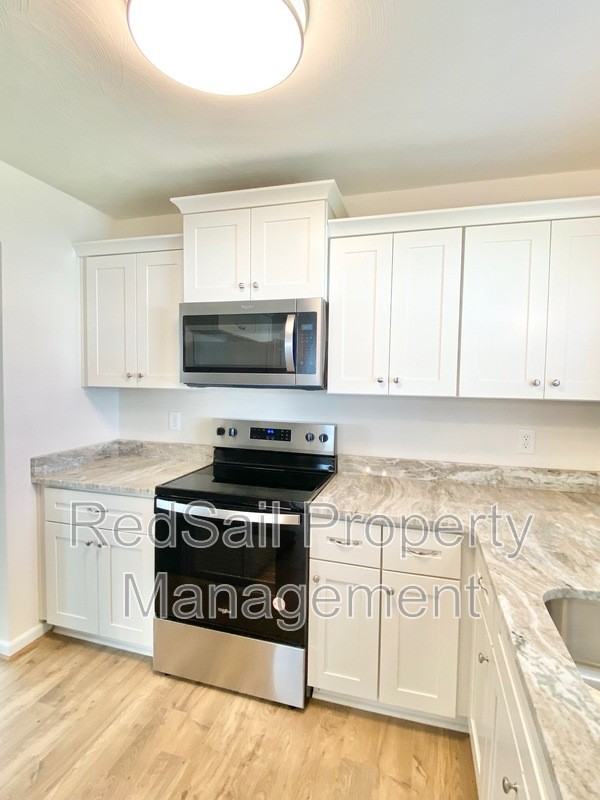 437 Fox Hill Rd - Photo 7 of 18