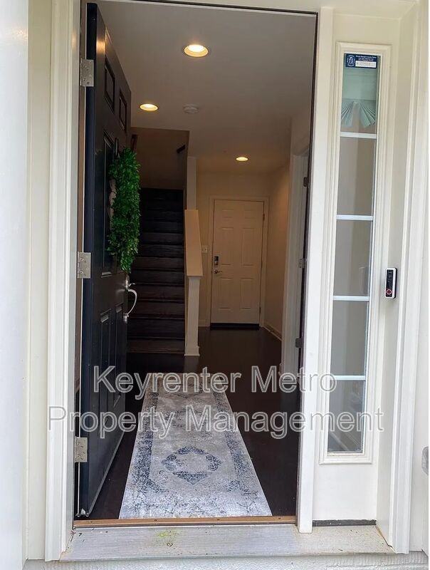 7306 Wood Pond Cir - Photo 2 of 50