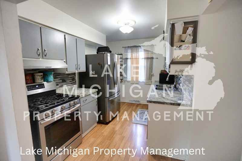 5451 Christie Ave Se - Photo 3 of 14