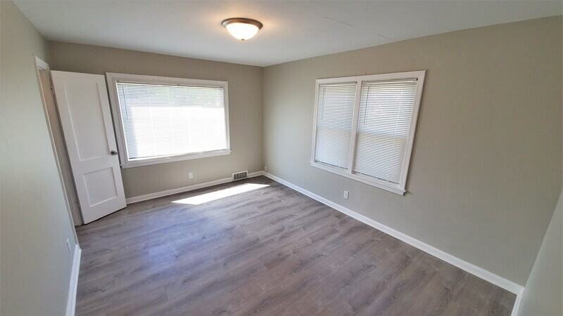 846 25th St Ne - Photo 2 of 17