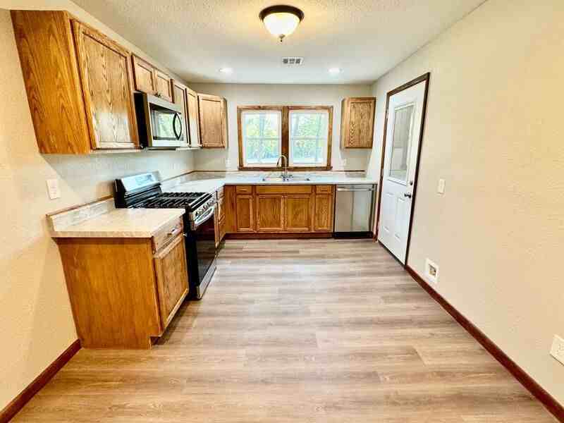 1125 5th Ave Nw - Photo 3 of 26