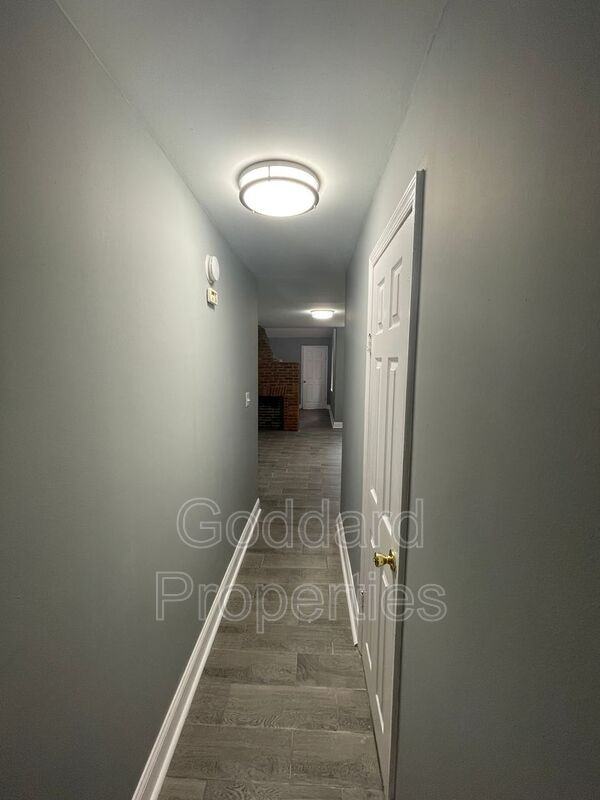 1434 Light St #A - Photo 3 of 14