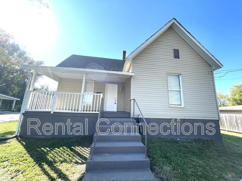300 N Bentley St - Photo 2 of 12