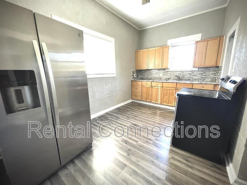 300 N Bentley St - Photo 3 of 12