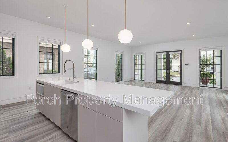 207 E Intendencia St - Photo 3 of 10