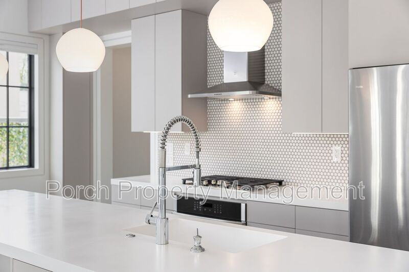 207 E Intendencia St - Photo 4 of 10