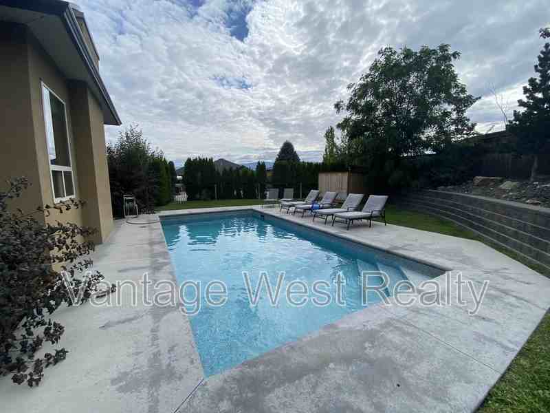 1550 Pinot Gris Dr - Photo 3 of 23