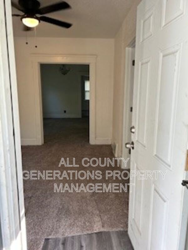 9705 Orleans Ave - Photo 3 of 29