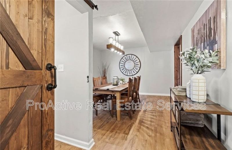 3305 Custer Ct - Photo 3 of 6