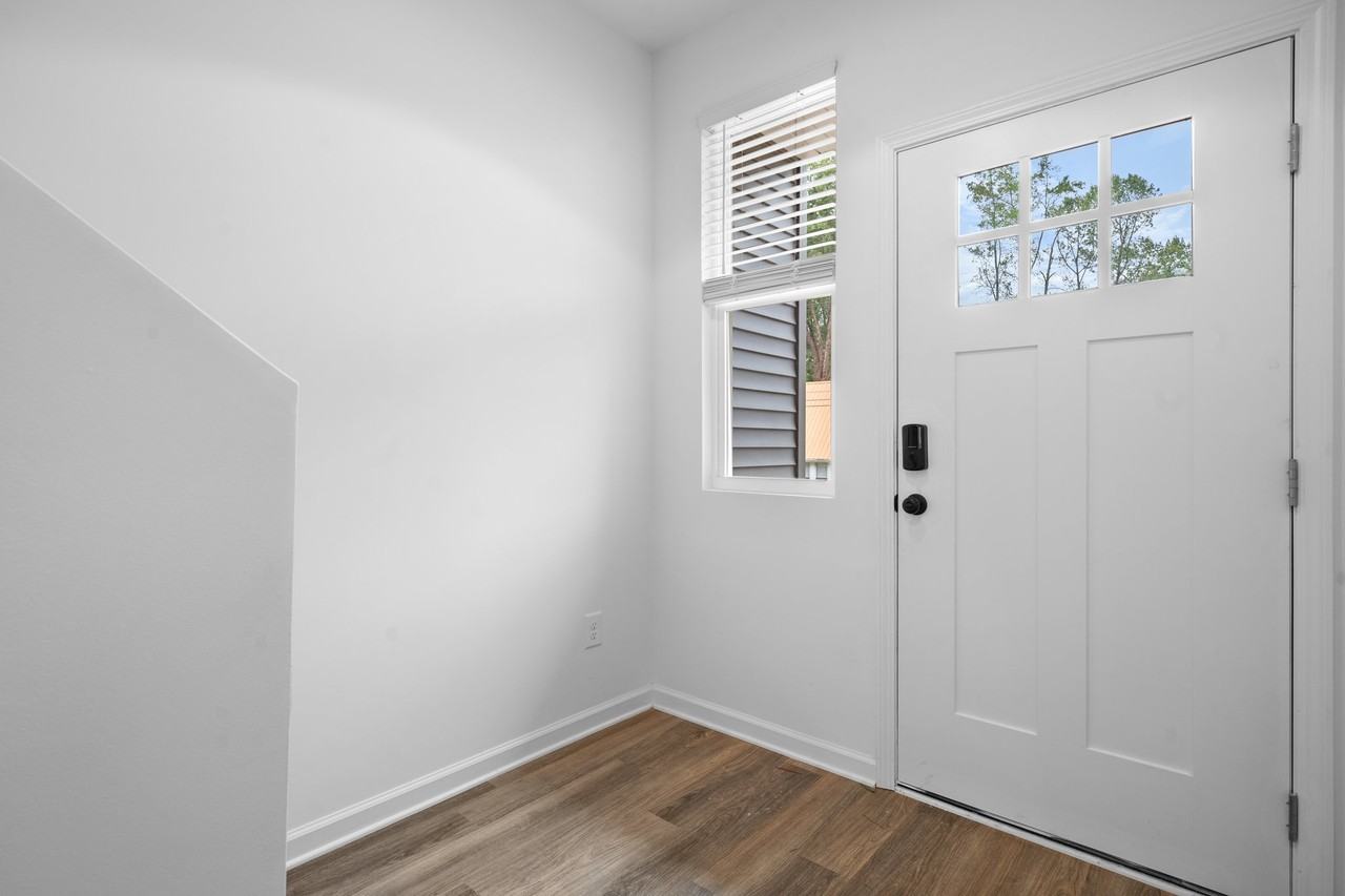 207 9th Ave Se #207 - Photo 2 of 33