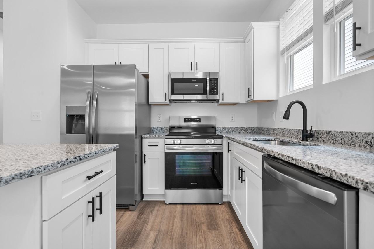 207 9th Ave Se #207 - Photo 5 of 33