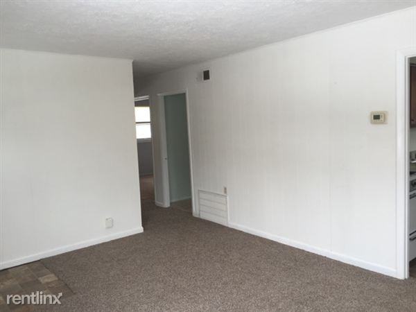 1527 Owen St - Photo 2 of 15