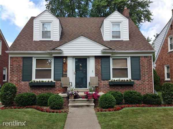 1637 Nightingale St - Photo 2 of 19