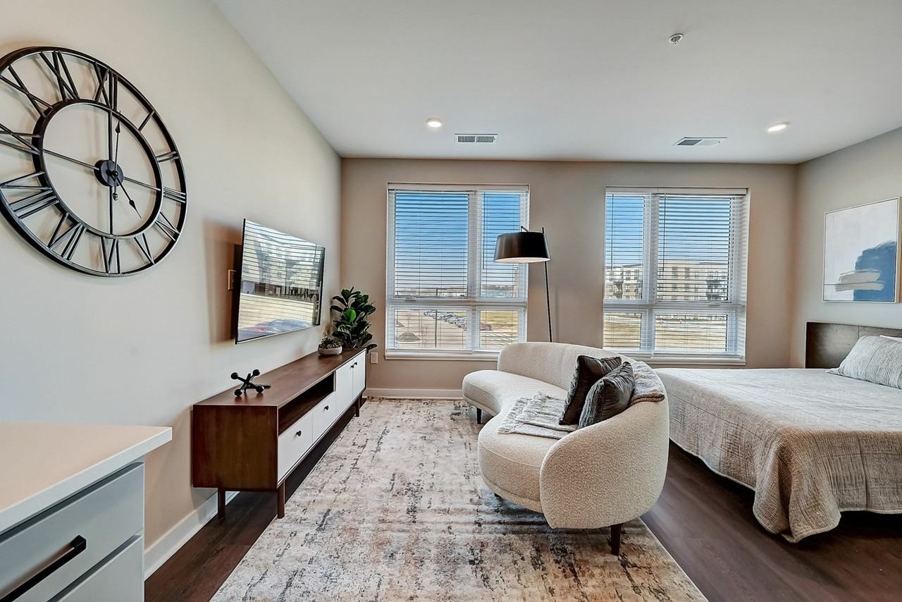 Midpoint East at GVX Apartments 710 Grandview Crossing Way, Columbus