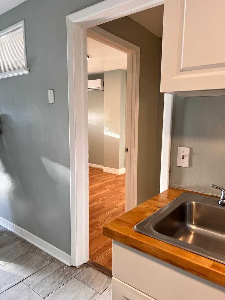 27 N San Remo Ave #A - Photo 5 of 14