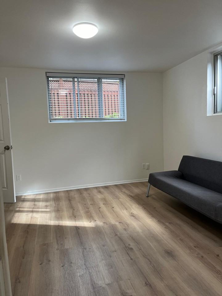 889 Rue Viger - Photo 3 of 13