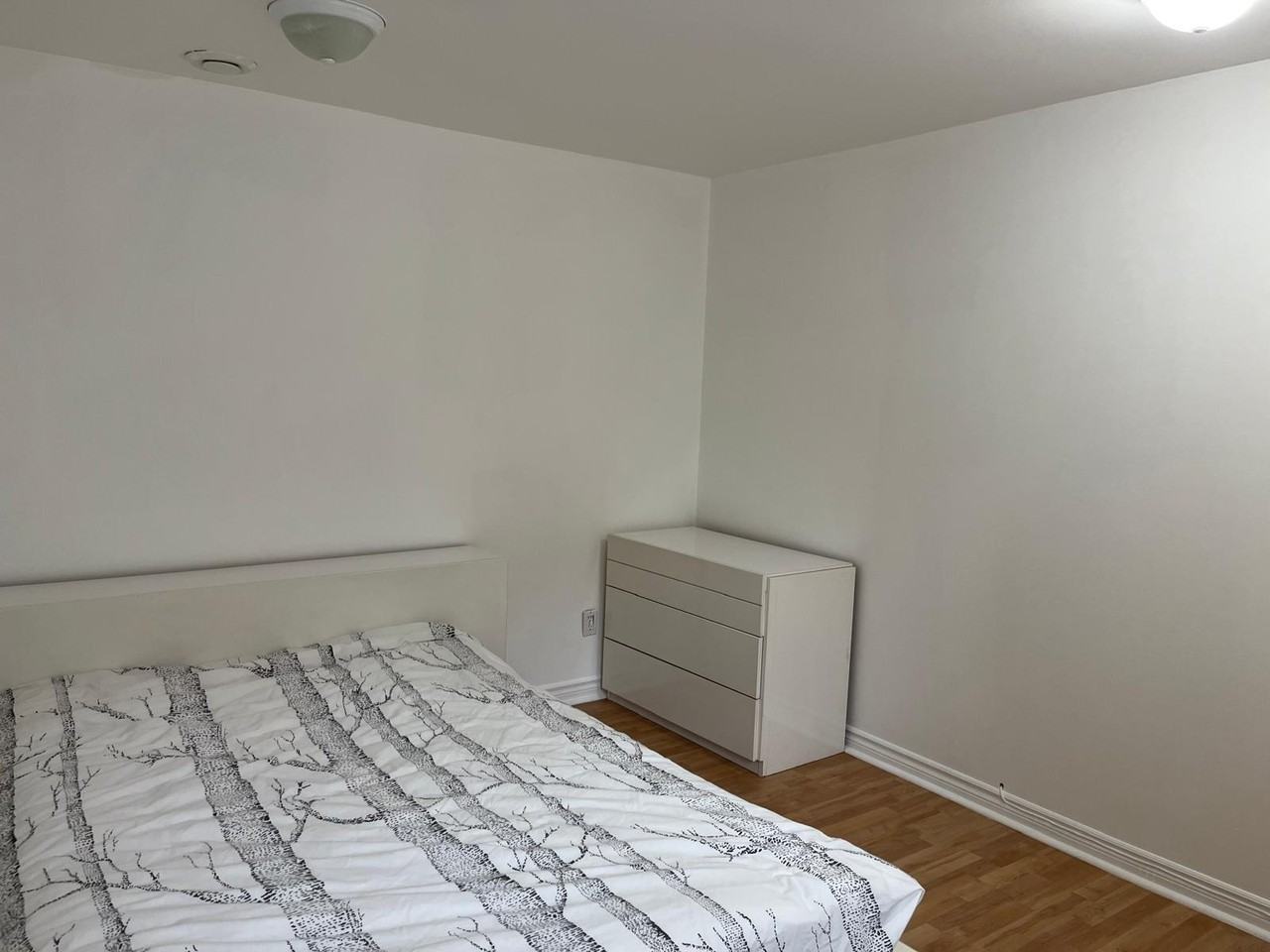 889 Rue Viger - Photo 2 of 13