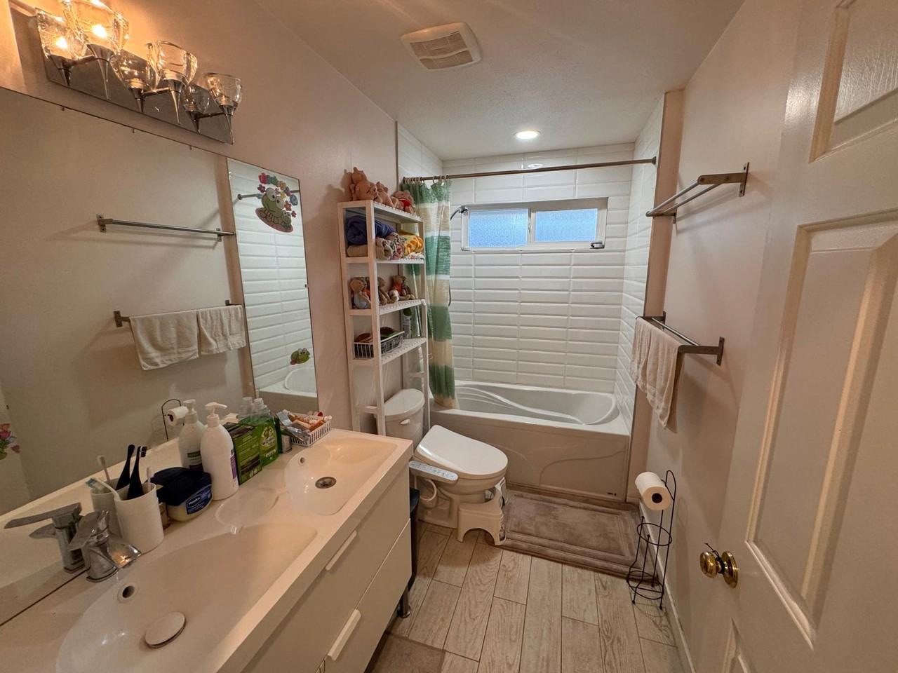 2937 Burton Crt - Photo 2 of 16