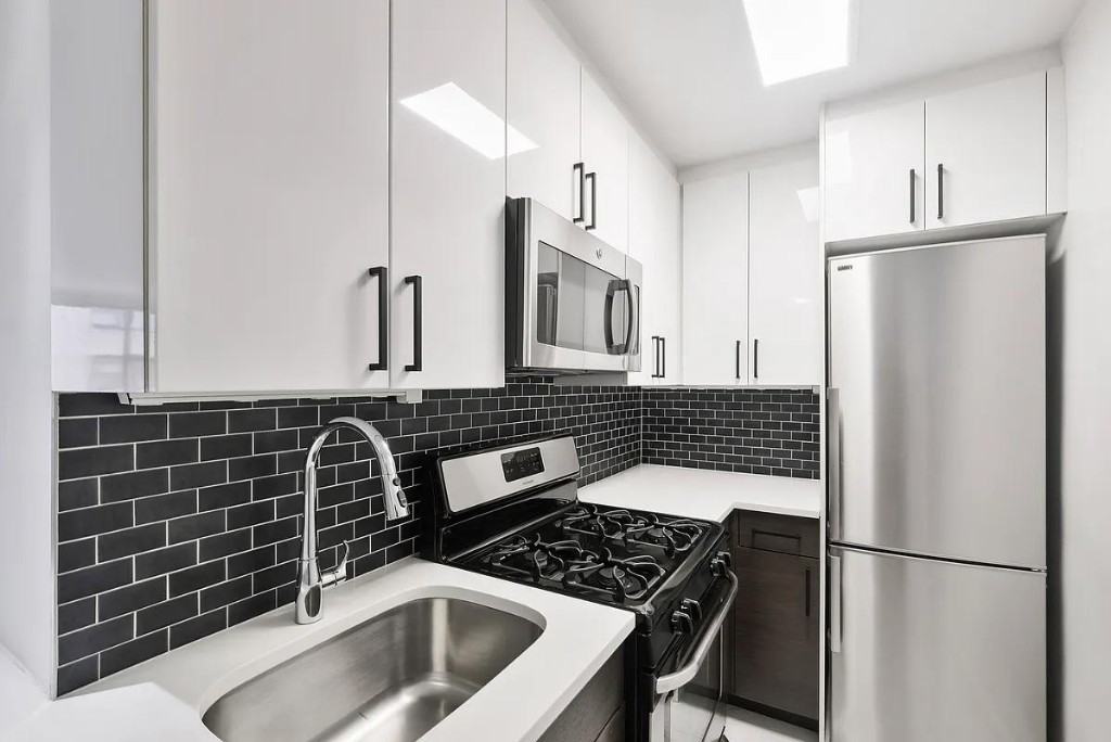 W 58th St #12C - Photo 2 of 20