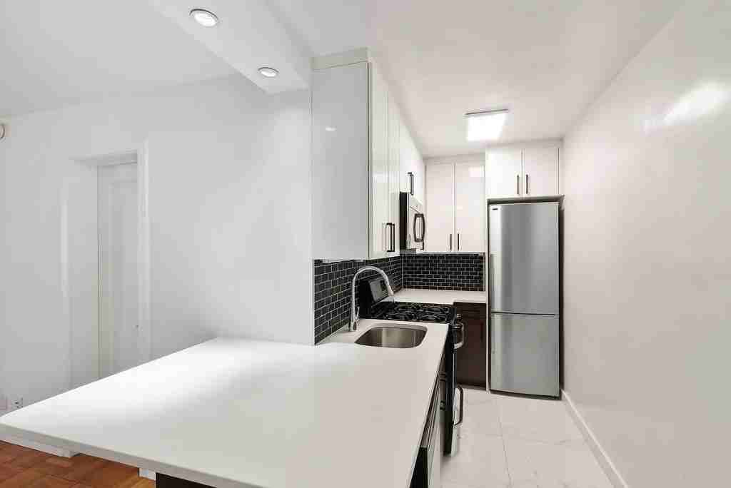 W 58th St #12C - Photo 3 of 20