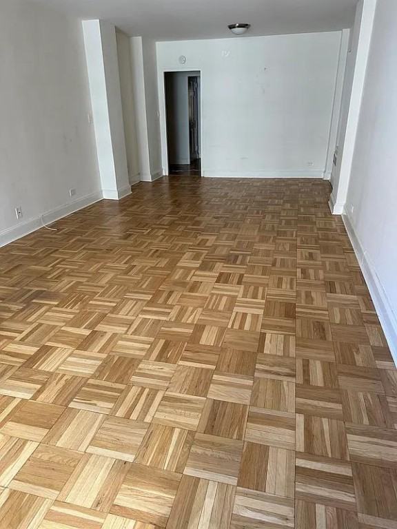 E 55th St #7C - Photo 2 of 9