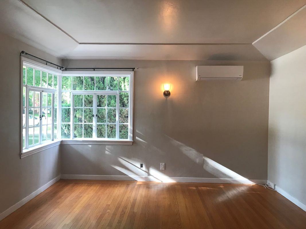 2611 Land Park Dr - Photo 2 of 8