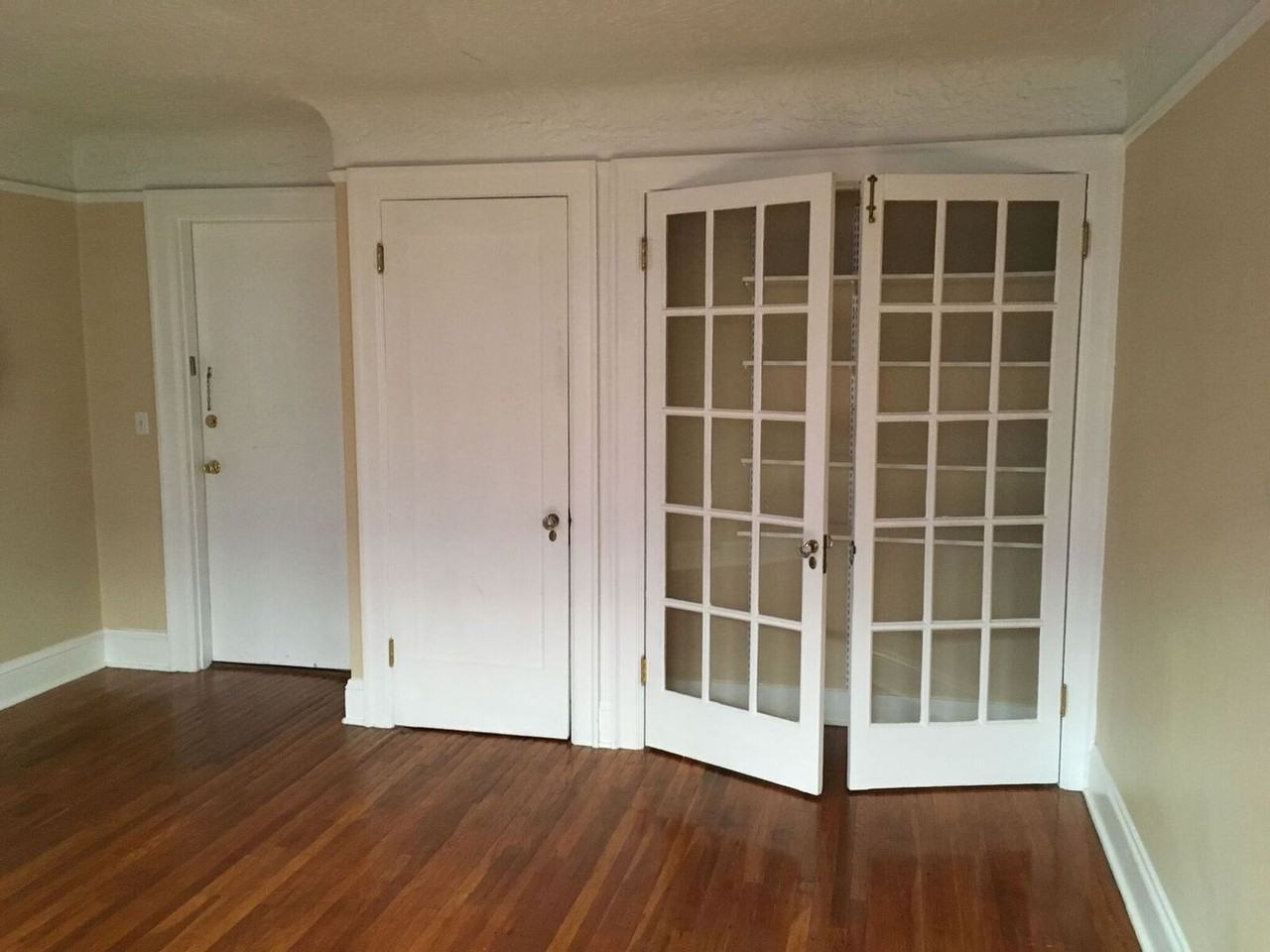 Sara Ann Apartments - Photo 4 of 25