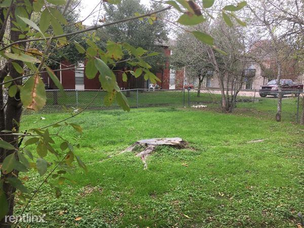 1429 Hillside Dr - Photo 3 of 4